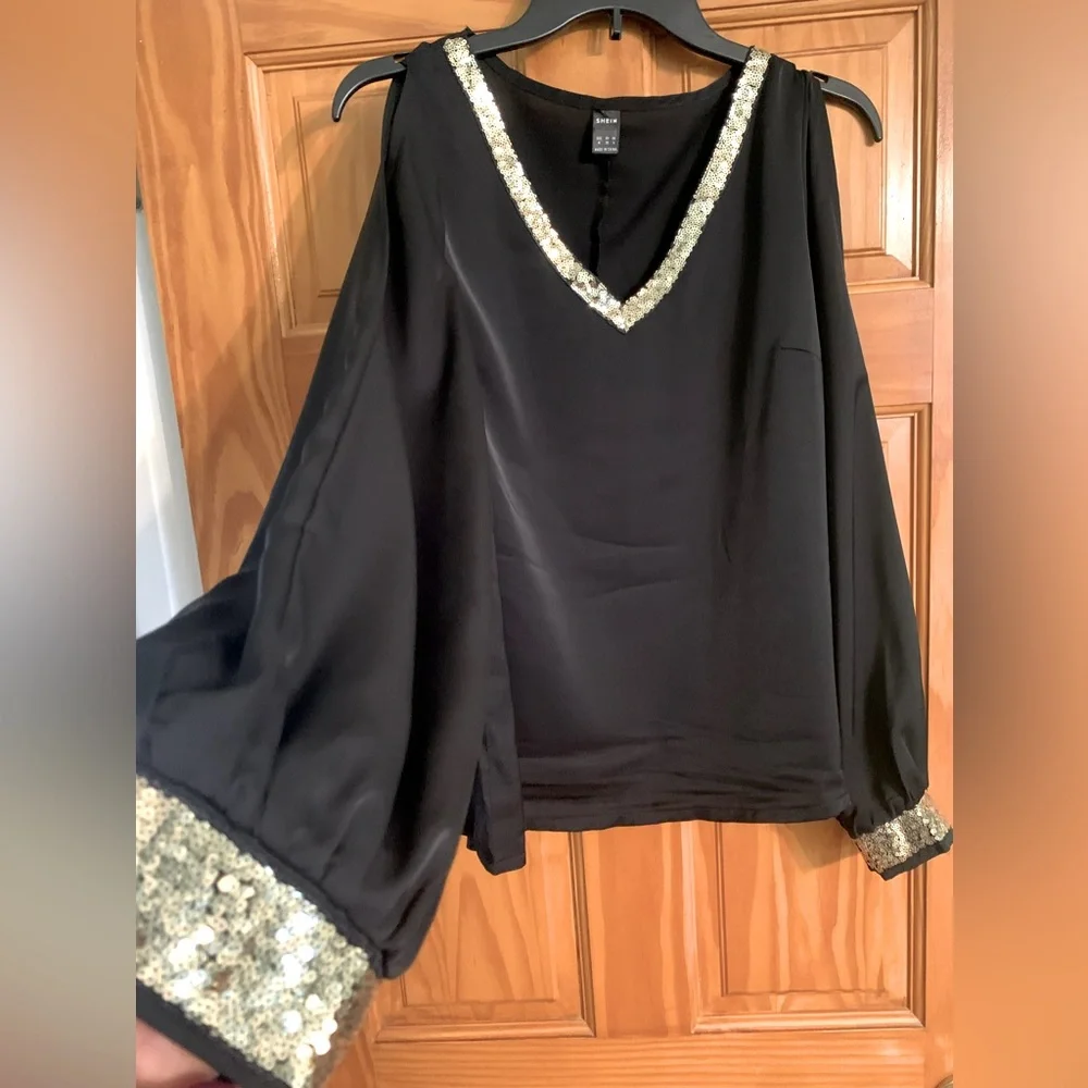 NWOT Sequin cold shoulder blouse - Picture 2 of 3